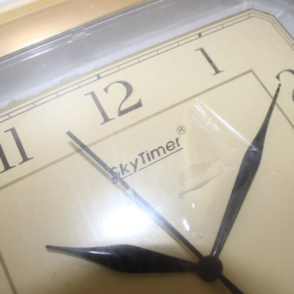 3/$118❤️new sealed SKYTIMER mid-century style gold octagonal wall clock Taiwan - Picture 6 of 10